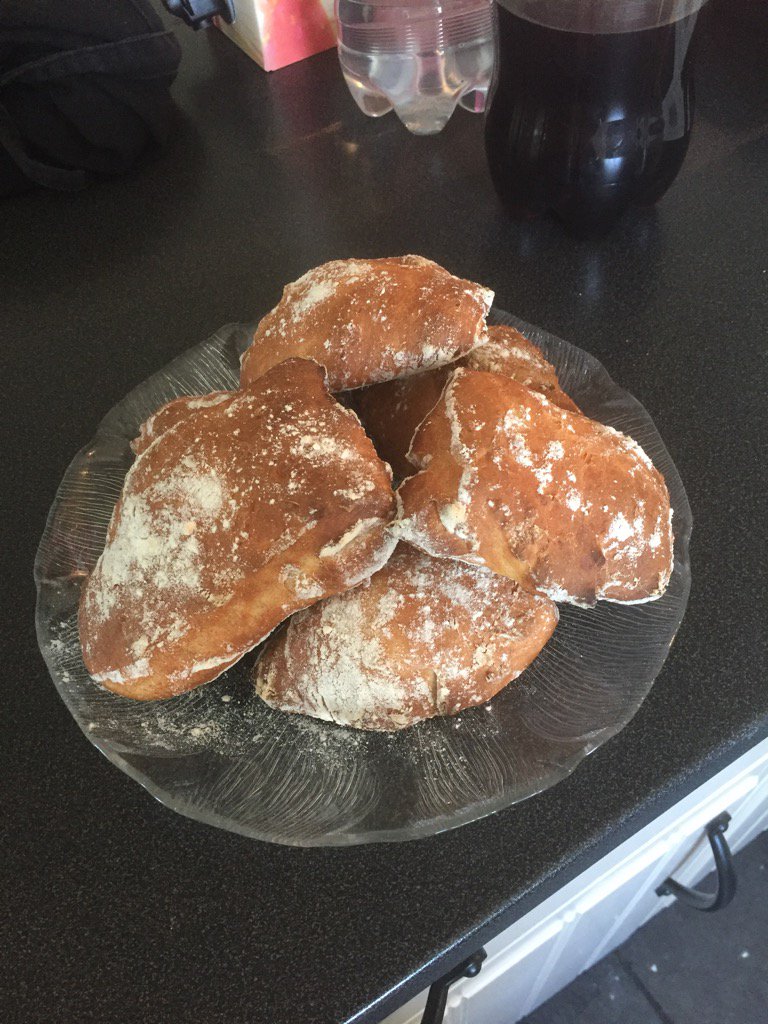 SofiaKarlsson74's tweet photo. ...frukostbröd! #husfru https://t.co/euUuY8TxpO