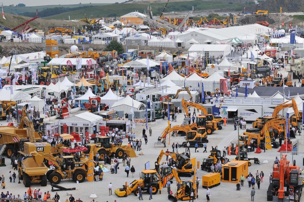 We're loving all your tweets! There have been hundreds so far. Keep them coming all day using #hillhead2016...
