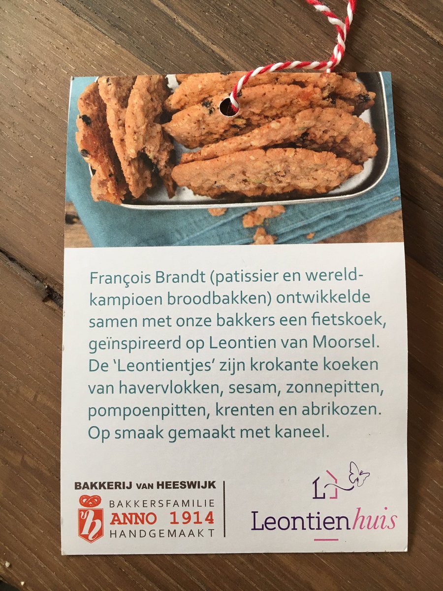 Vera_Koedooder's tweet photo. Nagenieten van een mooie dag...😊 Met veel bloemen, cappuccino, lekkere fietskoek en een goed advies...😄😉 #LifeIsGood https://t.co/zlbCYN3B9t