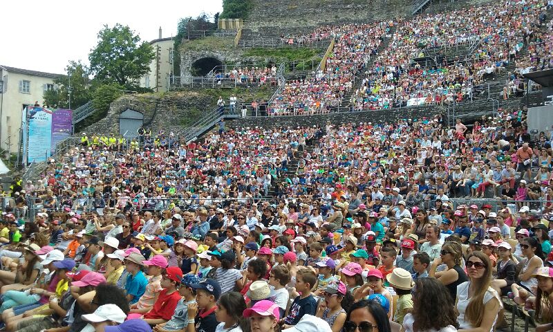 BFMLyon's tweet photo. #JAV2016 Création jeune public avec @ibrahim_maalouf : 6000 enfants au Theatre Antique de Vienne ! https://t.co/NDZRJXAYZx
