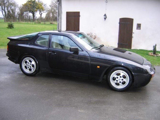 AttCar_fr's tweet photo. L'annonce du jour ? La #Porsche 944 #Turbo ! https://t.co/2YXEv3WeJX https://t.co/TyNahwgyhD