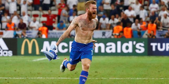 lemonde_sport's tweet photo. Euro 2016 : « la folie islandaise » a emporté les Anglais https://t.co/dplghM6Vl2 https://t.co/2UQsUnSZZV