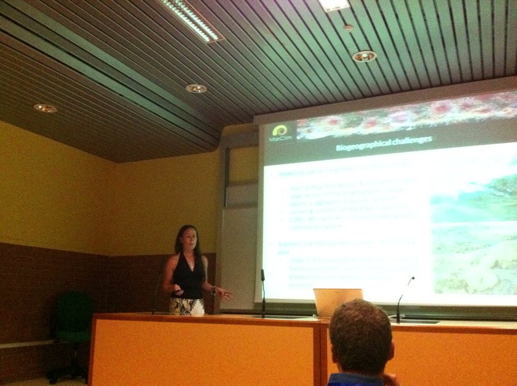 KatMAnderson's tweet photo. #11itrs!! @MarClim_MBA discussing long term global data sets! #coolscience #dataenvy https://t.co/3LdNAymHiW