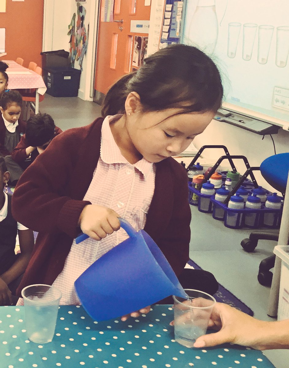 downsviewcroyr's tweet photo. Reception Butterworth are learning how to describe how much water is in a cup. #halffull #nearlyfull #nearlyempty https://t.co/BP4KxbA5LE