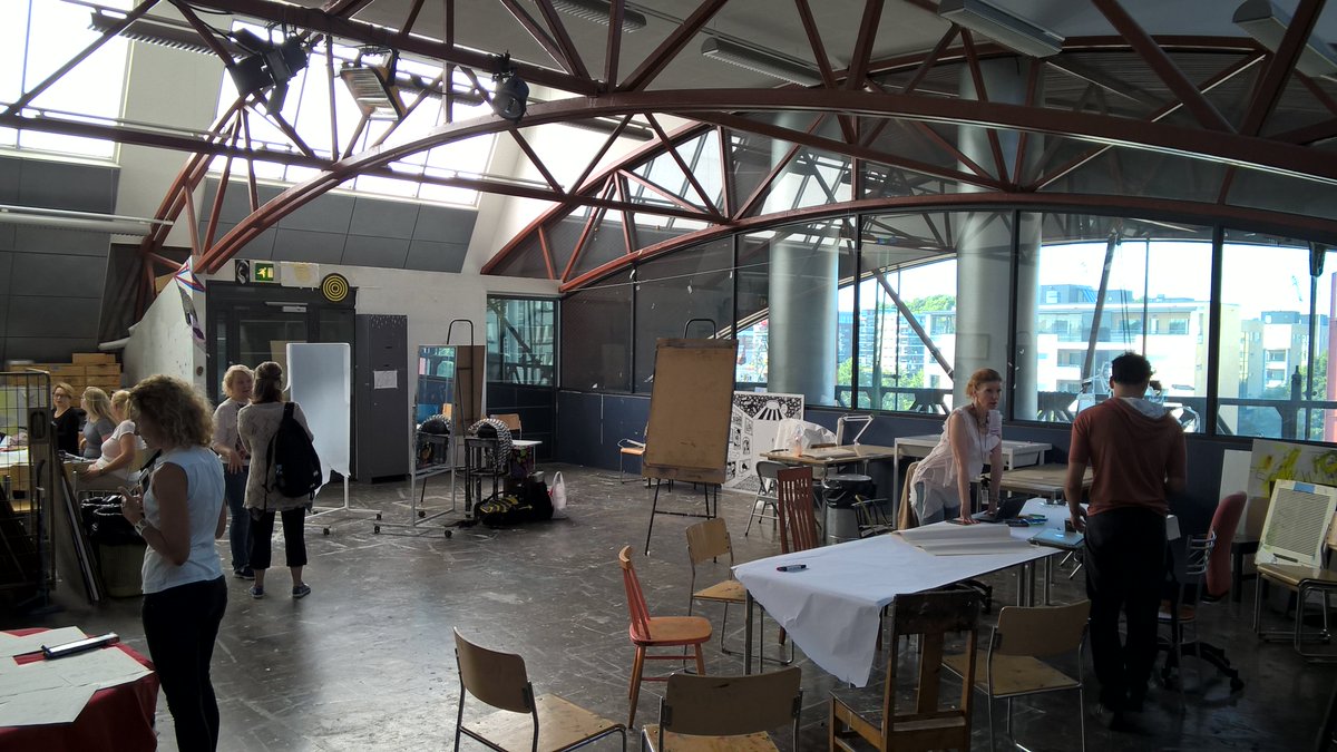 jp_Milla's tweet photo. Getting started in Arts Academy at #CarpeLL. https://t.co/5m6GPrxzH5