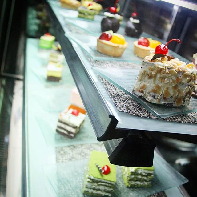 CAKELICIOUS! Disc 50% utk pembelian slice cake diatas jam 5 sore,di Delicatessen Patisserie <a href="/MGallerySolo/">The Royal Surakarta</a> 
#pastry