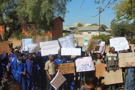 NewEraNewspaper's tweet photo. #KAYEC staff #Strike over salary discrepancies - https://t.co/Lt15pSe8Xt https://t.co/7kDmj4lRD8
