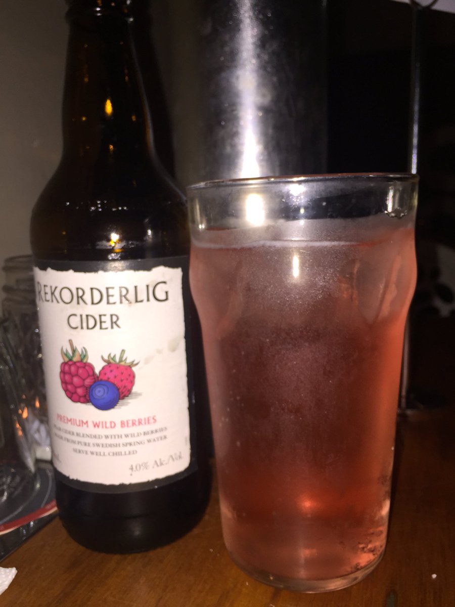 len_satele's tweet photo. Cheers 😘 https://t.co/JmiPg5Ir4s