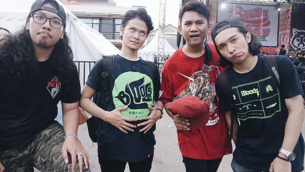 MIFTAH (@mipmiftah) on Twitter photo Thanks <a href="/BloodsCloth/">Bloods Industries</a> <a href="/bloods_serang/">Bloods Serang</a> @bantenClothing untuk beberapa waktu yang lalu. #sikatskooooy Thanks <a href="/BloodsCloth/">Bloods Industries</a> <a href="/bloods_serang/">Bloods Serang</a> @bantenClothing untuk beberapa waktu yang lalu. #sikatskooooy