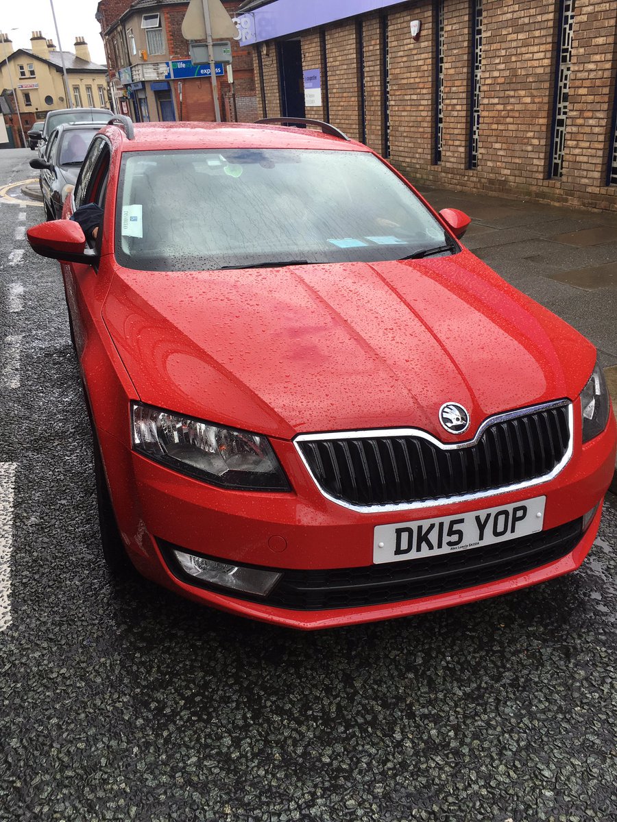 zigzagcriminals's tweet image. You may have a #DisabledBadge but that my friends is a #BusStop #BirkenheadsFinest @YPLAC @Parktwatlpool @PooParking