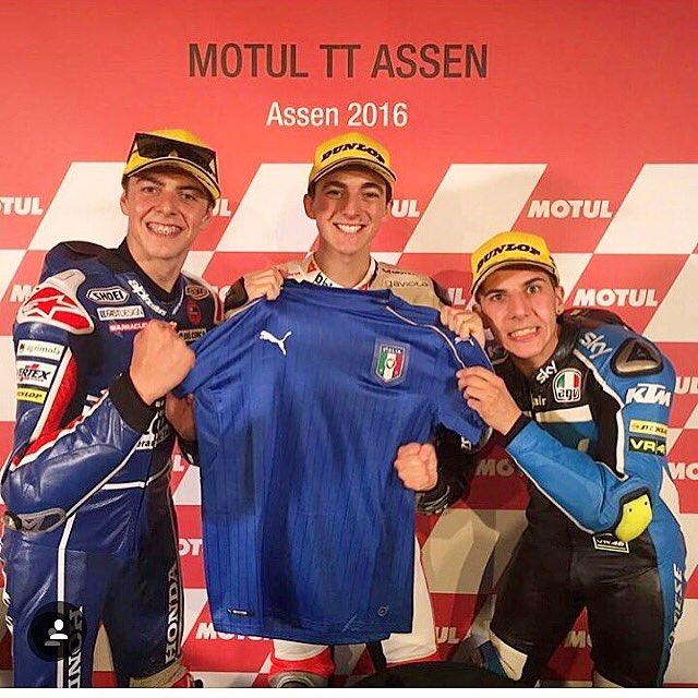 M16NO's tweet photo. #EURO2016 Grazie #azzurri ❤️🇮🇹 Avanti cosi!💪🏼 #SkyEuro2016 #ITA vs #ESP https://t.co/byARWSA7vx