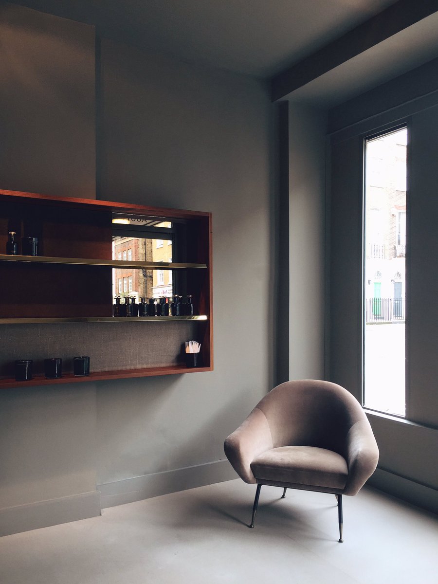 <a href="/perfumerhlondon/">perfumerhlondon</a> looking elegant as ever - thank you for my beautiful new scent, lyn!