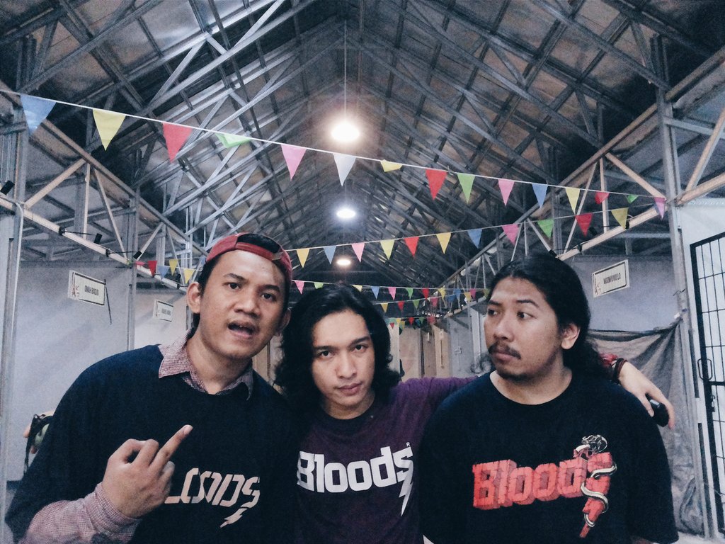 MIFTAH (@mipmiftah) on Twitter photo Thanks <a href="/MAZEmarketing/">MAZE Marketing Ltd</a> <a href="/BloodsCloth/">Bloods Industries</a> <a href="/bloods_TNG/">Bloods Tangerang</a> <a href="/DetectedOverall/">DETECTED OVERALL</a> #Sikatskoooy Thanks <a href="/MAZEmarketing/">MAZE Marketing Ltd</a> <a href="/BloodsCloth/">Bloods Industries</a> <a href="/bloods_TNG/">Bloods Tangerang</a> <a href="/DetectedOverall/">DETECTED OVERALL</a> #Sikatskoooy