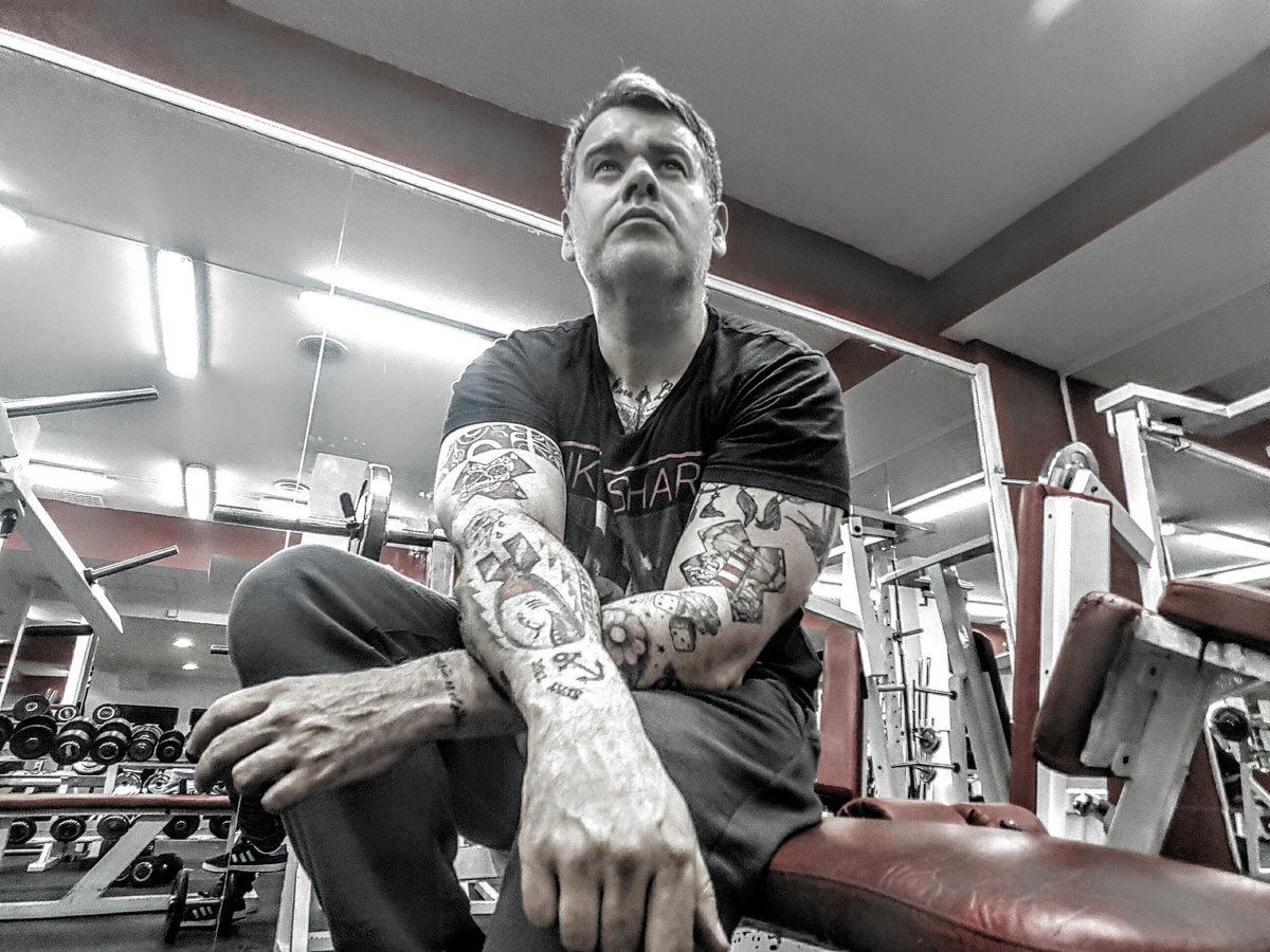 Entrenando!! 💪🙃 #goodmorning #gym #workhard #summer