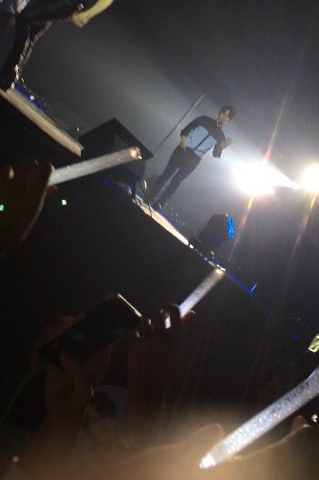 dorkwolves's tweet photo. he looked at me (or not lol) and gave a kiss😭 #EXOLuXionINA https://t.co/Z2GCe2oN7K