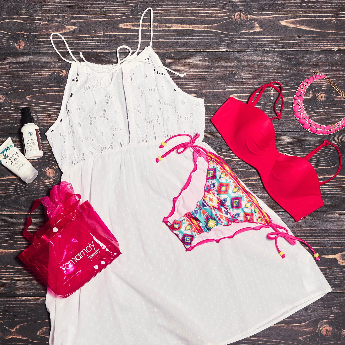 Yamamay's tweet photo. Take a walk wearing a chic summer dress and necklace #ILoveTribe #Yamamay #FluoExplosion https://t.co/FODLRwPTiW https://t.co/Bwy5f9OXPX