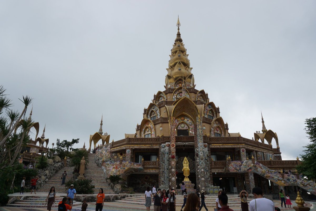 paiteawgun's tweet image. ความงามที่แม้ภูเขายังบดบังไม่ได้ 😊 #วัดพระธาตุผาซ่อนแก้ว จ.เพชรบูรณ์ #ReviewThailand