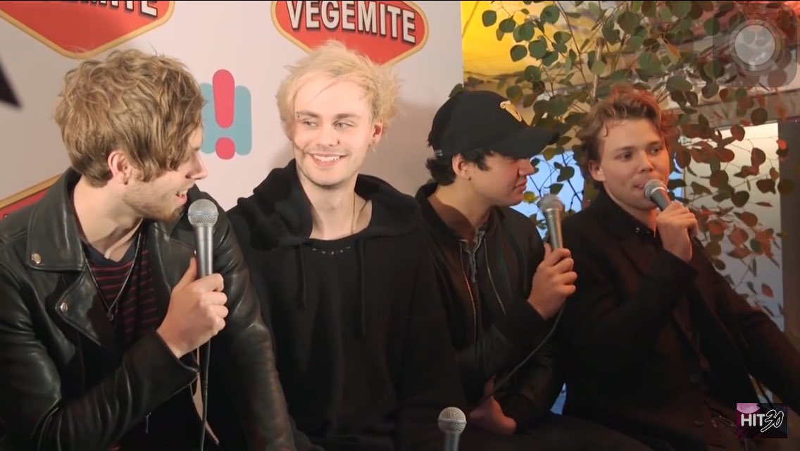 thingsaboutmuke's tweet image. the way michael is staring plus cashton in the background
everything about these pictures are perfect