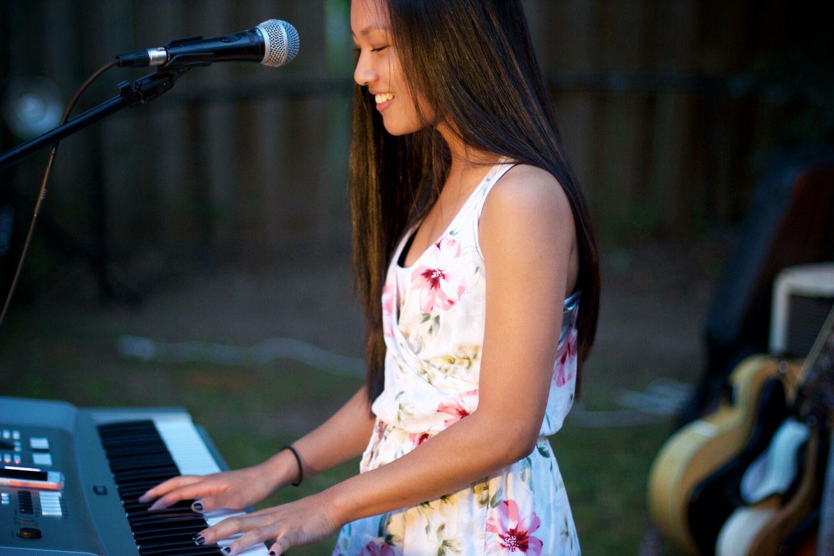 LOA_Entertain's tweet photo. Our next co-mentor for #TheKeyElement from Team Christian is soul singer @chrissiemusic! https://t.co/dOtIG3yhB2