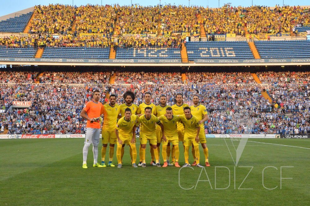 AficionCadiz's tweet photo. 3er desplazamiento PlayOff:

Cerca de 4.000 cadistas invadieron Alicante. Desplazamiento que jamás será olvidado. https://t.co/TvvFdE6fER