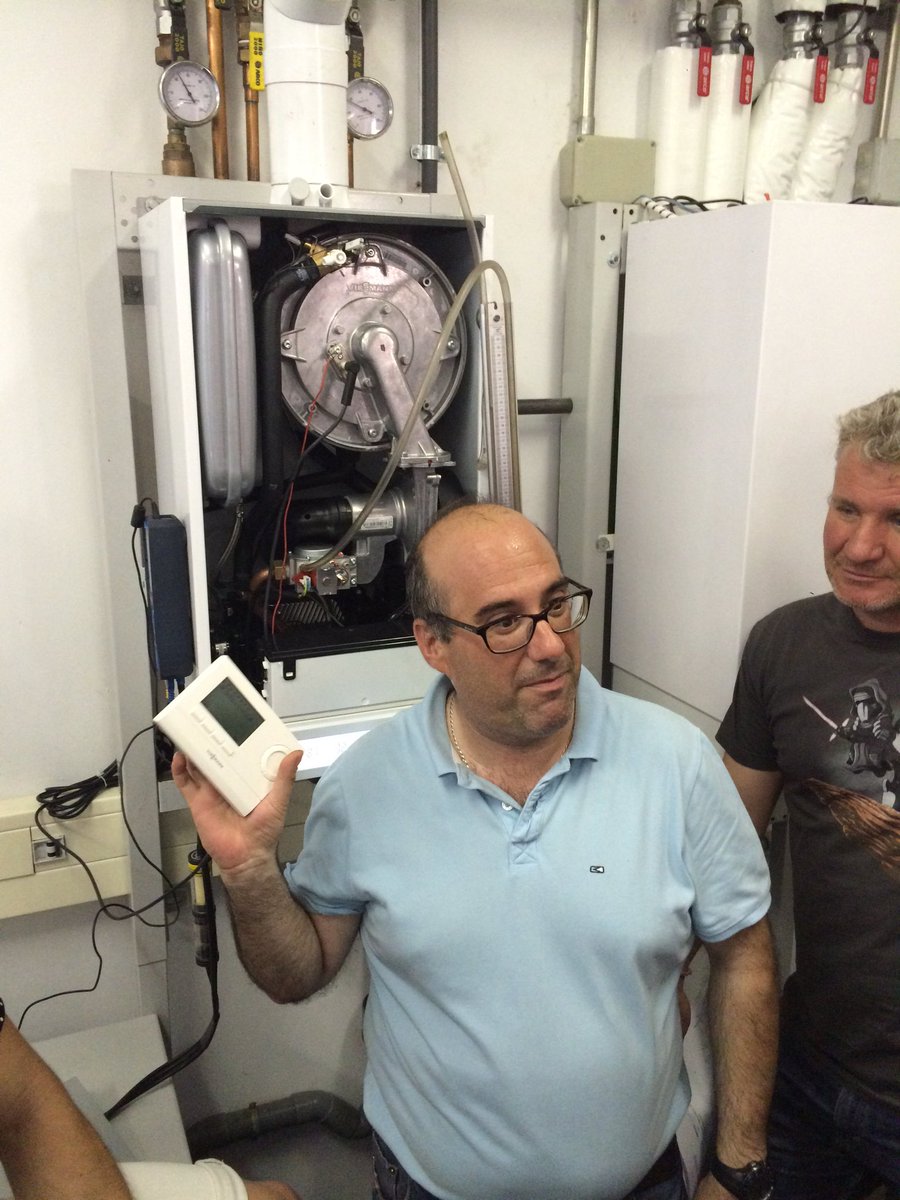 gasycalefaccion's tweet photo. Participamos en formación técnica de calderas VIESSMANN https://t.co/oTWdW4aL1C