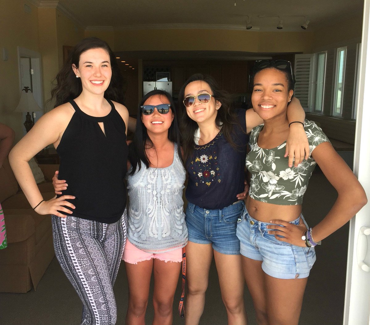 EmployerAssure's tweet photo. Winnie is enjoying the OC condo after winning last week's contest! She also enjoyed brunch on David Morningstar! https://t.co/loS21tkr3b