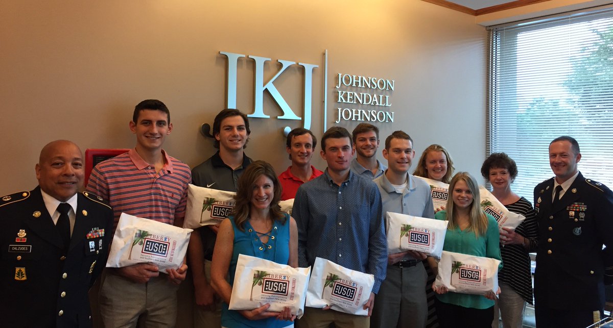 jkjinc1's tweet photo. We collected 100 care packages for @LibertyUSO and #thank our service men women! https://t.co/Nu4URkMF2M