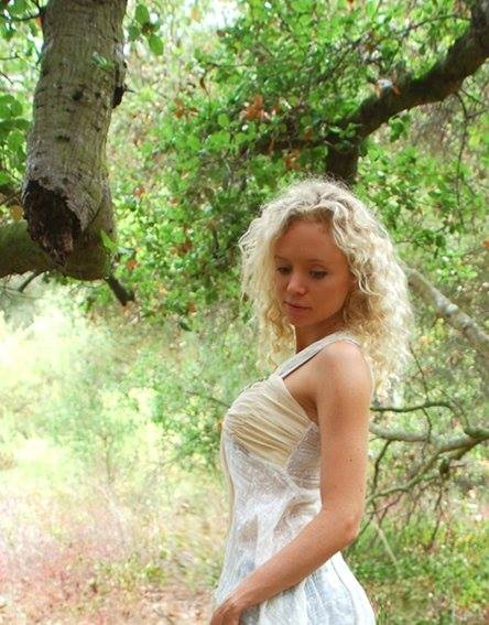 annalieb's tweet photo. Happy Tuesday!
#wewearwhite #originalcontent #me #summer #naturegirl #colorthemes https://t.co/C50xgsLDxJ https://t.co/k5lbN1hen3