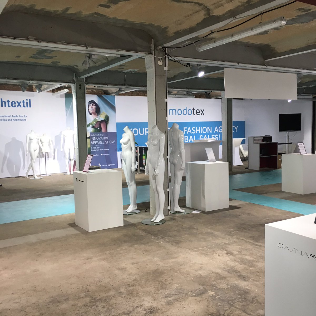 itsFASHIONTECH's tweet photo. Sneak peak! We are working hard on getting everything done for #FASHIONTECHBERLIN tomorrow! https://t.co/0R83Dp929s