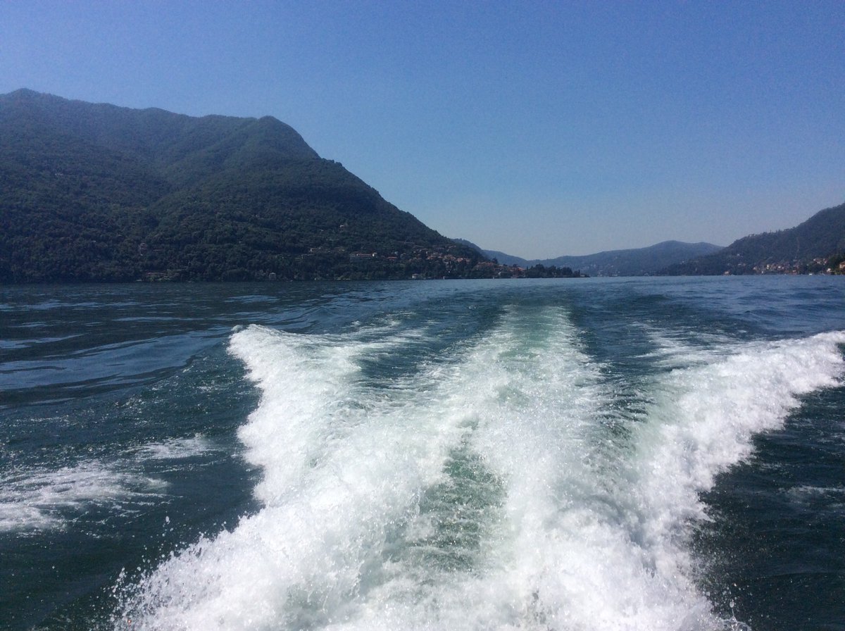 lakecomo_sun's tweet photo. There’s still time to book your spot on our Fabulous Villas lake tour tomorrow #boatingabout #getonthelake https://t.co/Fn6AagfPBY