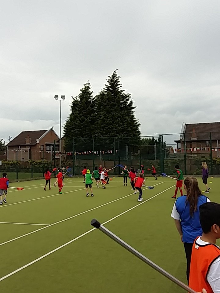 Mr_Willis__'s tweet photo. @NewParkPrimary @beaumont_miss 5H enjoin their lacrosse session #sportsandhealthweek https://t.co/QznN3FwVop