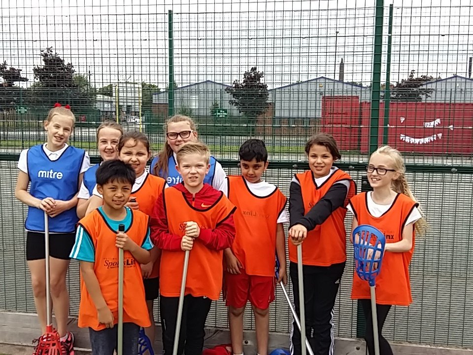 Mr_Willis__'s tweet photo. @NewParkPrimary @beaumont_miss 5H enjoin their lacrosse session #sportsandhealthweek https://t.co/QznN3FwVop