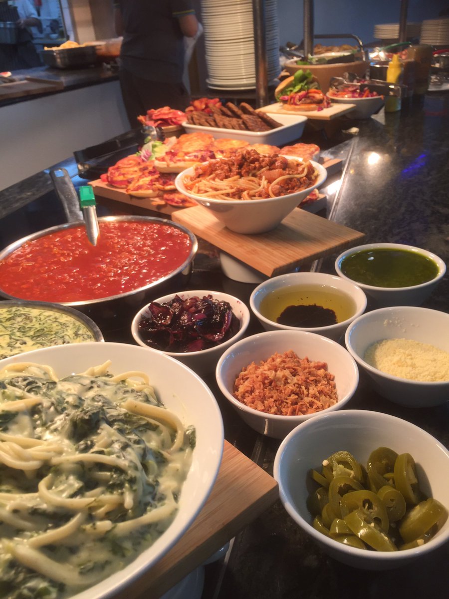 G_Bace's tweet photo. #PastaKitchen #PizzaFoundry #SlawBurger @ Merthyr today @cpattison75 @Ashleyw35112748 @jonhiggins84 #EliorFoodie https://t.co/Fjg8l5UGIa