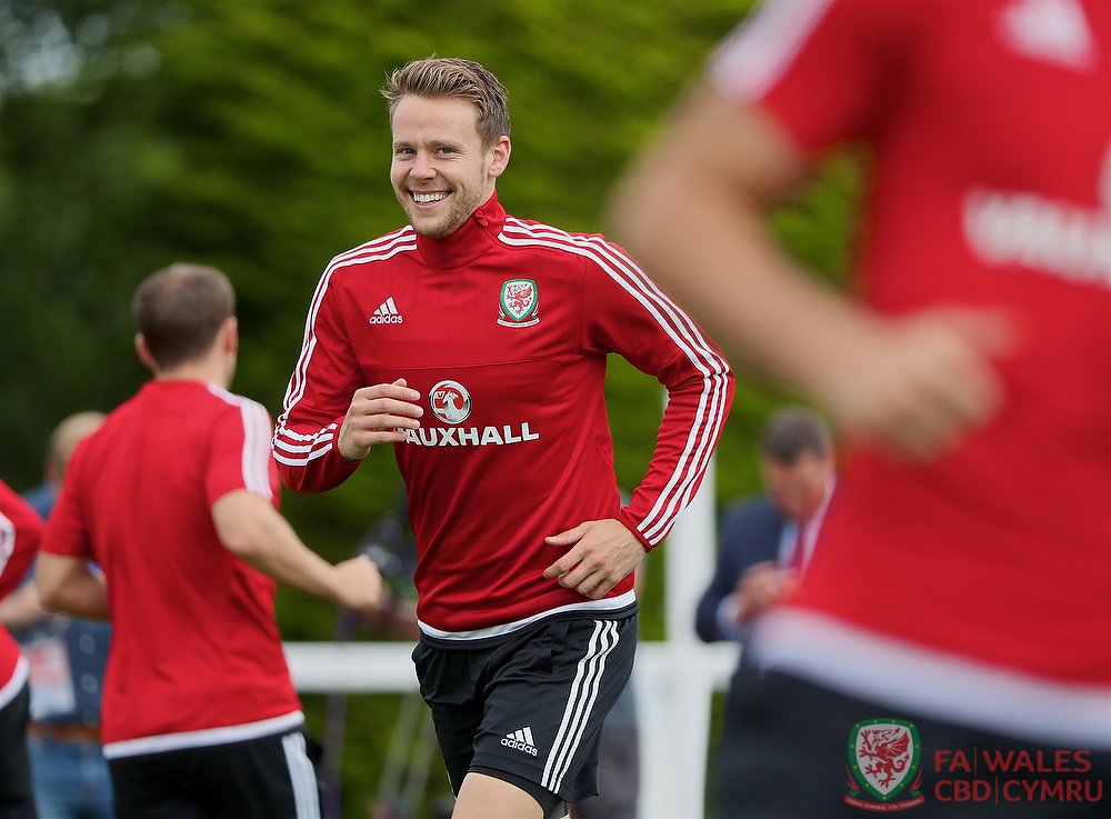 FAWales's tweet photo. Wales were back on the training pitch this morning in Dinard as we prepare for #BELWAL. #WAL #Euro2016 https://t.co/fPebqL9J2L