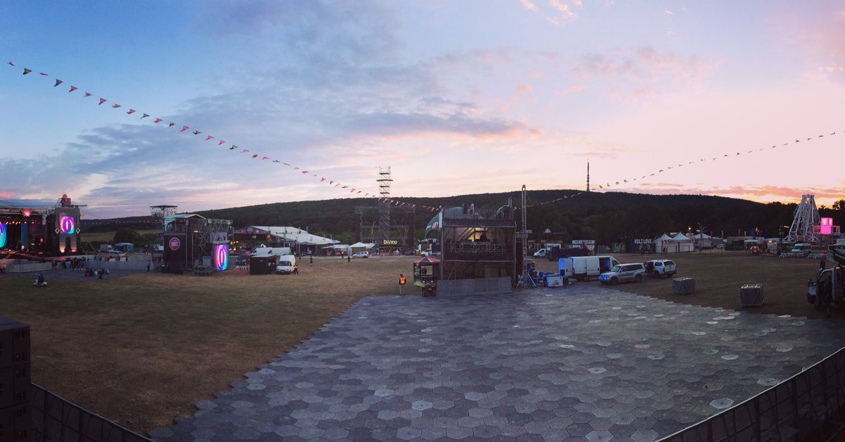 morvai_robert's tweet photo. #volt #voltfesztival #volt2016 #lacoustics #lacosticsk1 #soundengineer https://t.co/WjLpEMvCRZ