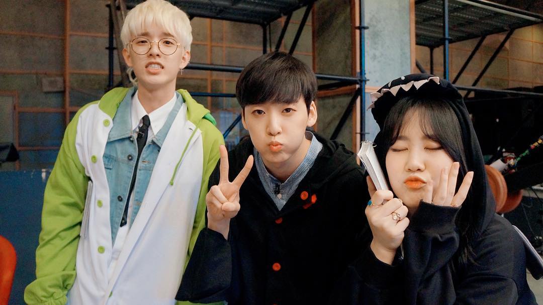 woozoosound's tweet photo. 공뇽두 기엽고 치킨도 기엽네 https://t.co/09FA4MBKZB