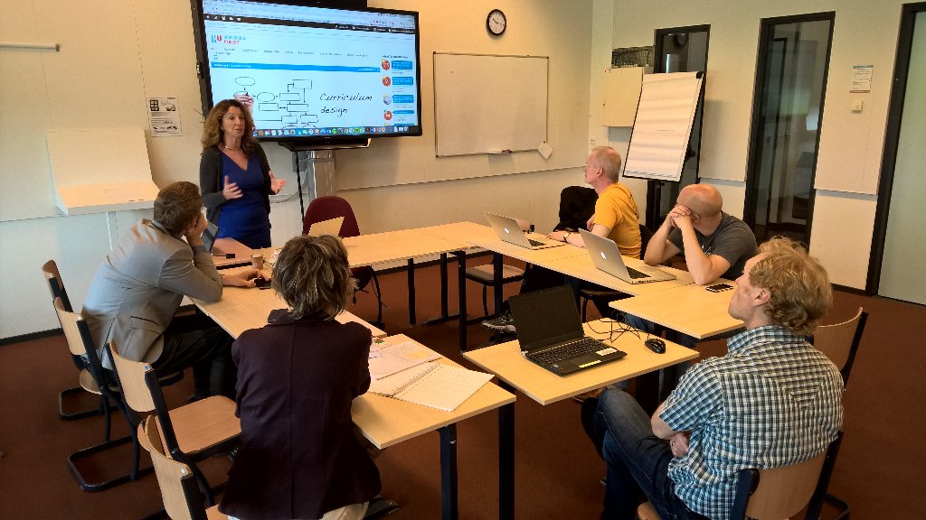 MikaSuutari's tweet photo. Sharing experiences on how to enable flipped learning with technologies. #CarpeLL https://t.co/u4FWprrUZA