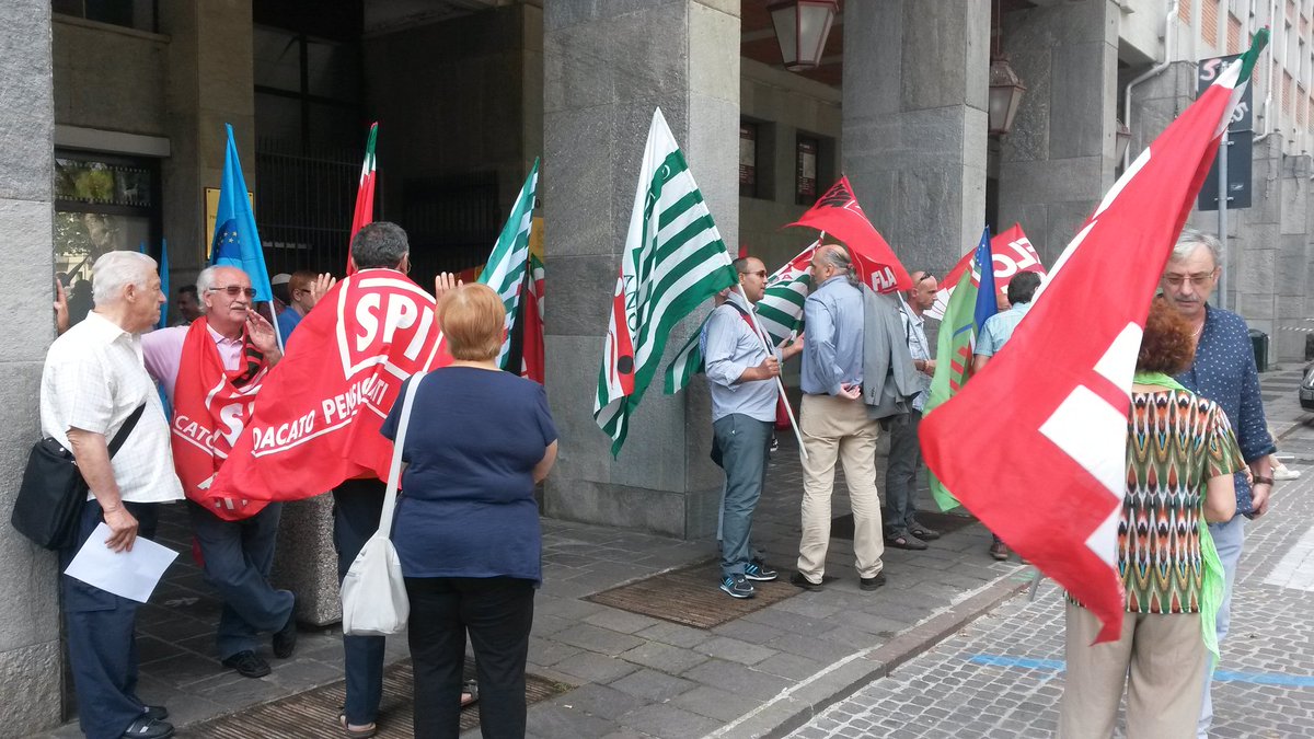 astor70's tweet photo. #permessidisoggiorno la  #cisl  ad  #ASTI   c'è! https://t.co/M5HwfVrIRT