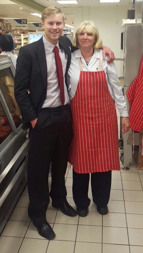 Great to see Liz being recognised for all the great service she gives to our customers  <a href="/jlingard1989/">James Lingard</a> <a href="/connorhh04/">Connor Halliday</a>