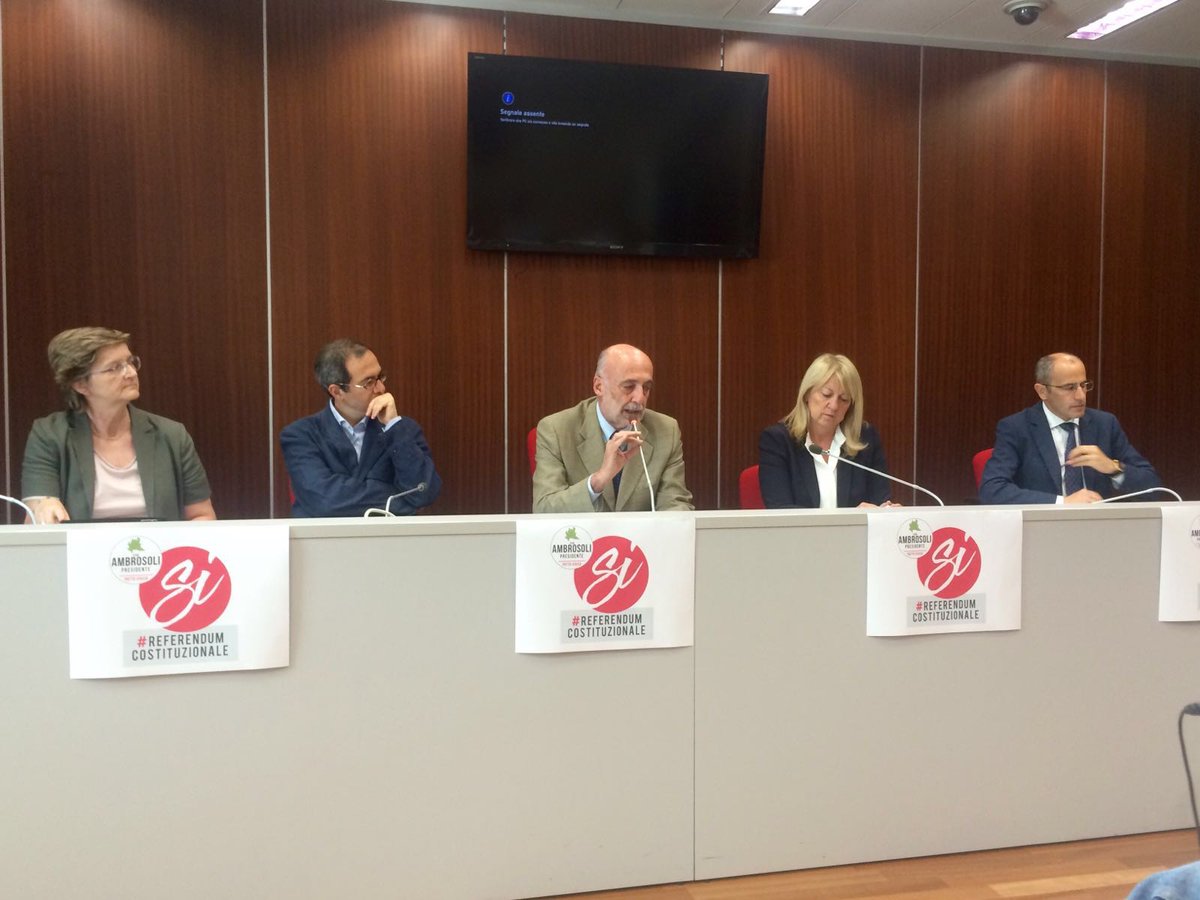 uambrosoli's tweet photo. In @ConsLomb quello de @ilPattoCivico è il primo comitato per il sì al #referendumcostituzionale https://t.co/o7wf2wqC9I