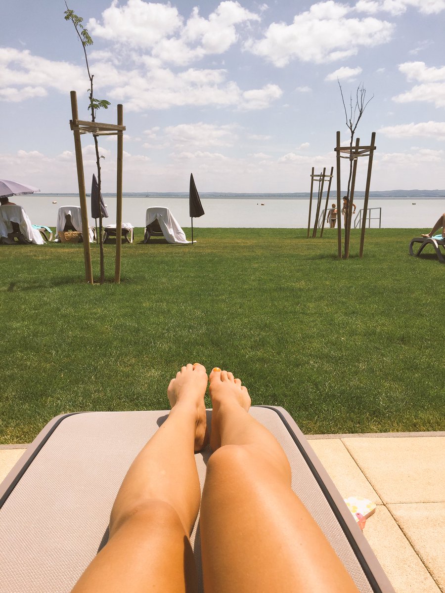 muesli_vodka's tweet photo. #mivannyar #fured #iadore #balaton https://t.co/hYgTnRo9Nu