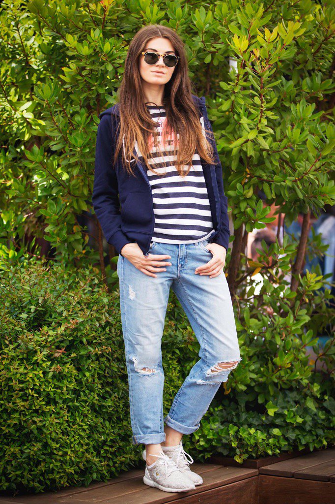 FlorasRunway's tweet photo. New on https://t.co/p1CWLcRBRt @_thestyleoutlet #TheStyleOutletsExperience #fashionblogger @Gap total look - #ootd https://t.co/tuHcahHRGx