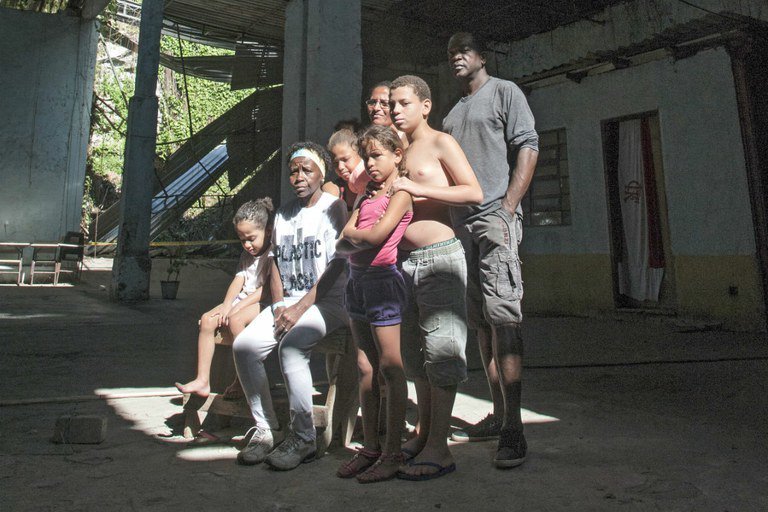 cartacapital's tweet photo. A menos de dois meses das Olimpíadas, o estado do Rio vive uma grave crise financeira https://t.co/RcNXMeYwFL https://t.co/c6Op1F5vTm