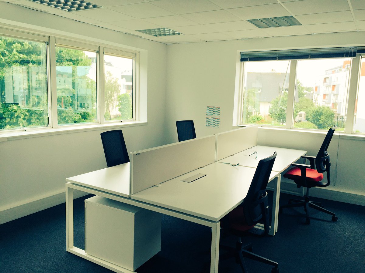 Nouveaux bureaux pour <a href="/wlc_fr/">We Love Customers!</a> à Cesson-Sévigné... Plus qu'à les décorer ! Merci <a href="/Niji_Digital/">Niji_Digital</a> et <a href="/breizhlab/">BREIZHLAB</a>