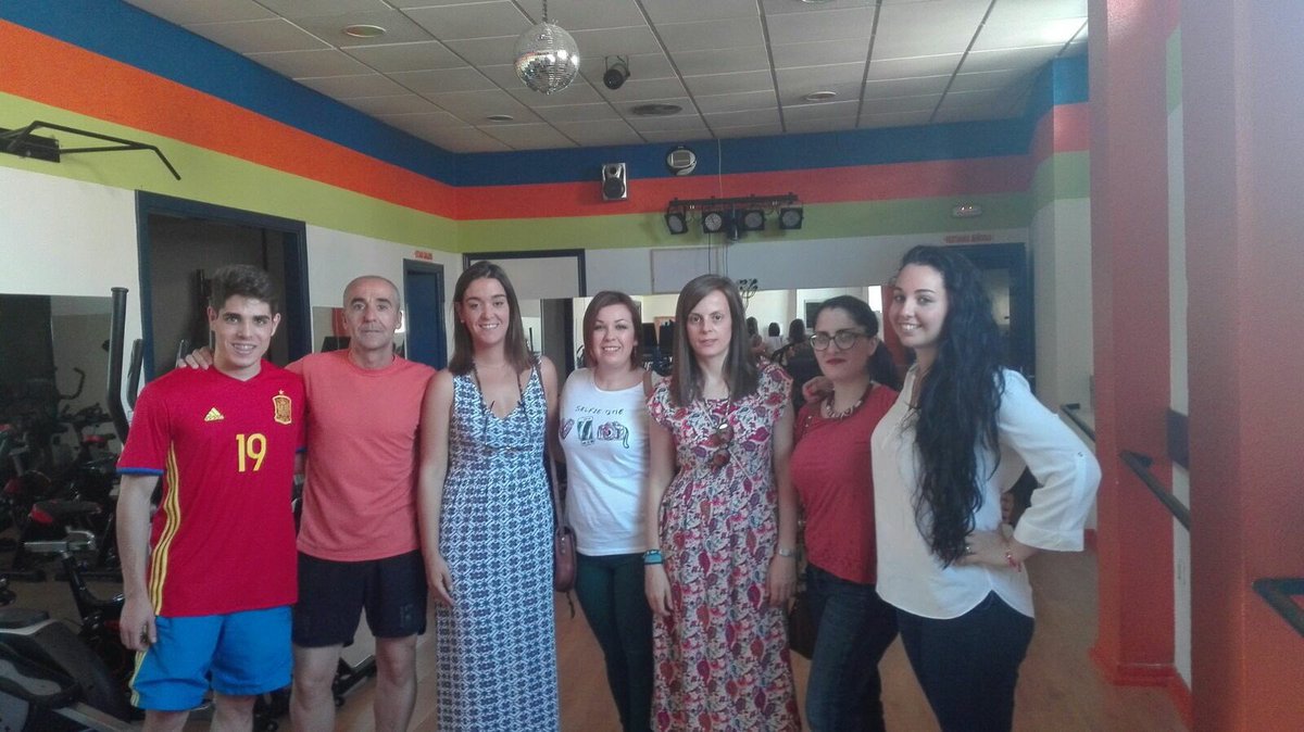 _lanzaT's tweet photo. Intermediación con Pilar Mesa de RRHH de Mercadona y Emilio Vivas del Centro Deportivo LD Sport, del jueves. https://t.co/YWfnCeWERB