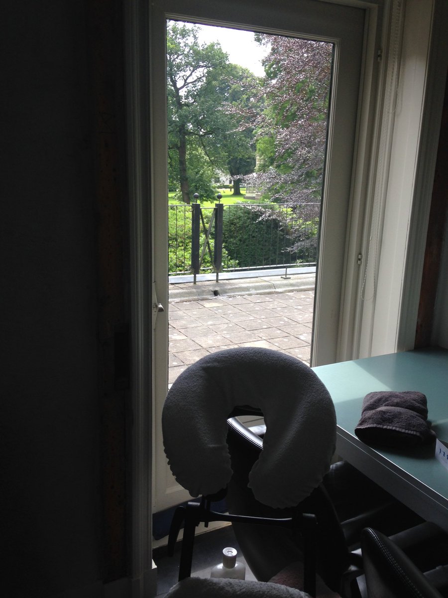 Lucky us! #stoelmassage op locatie 😊 <a href="/Nanettevanwezel/">Nanette Van Wezel</a>