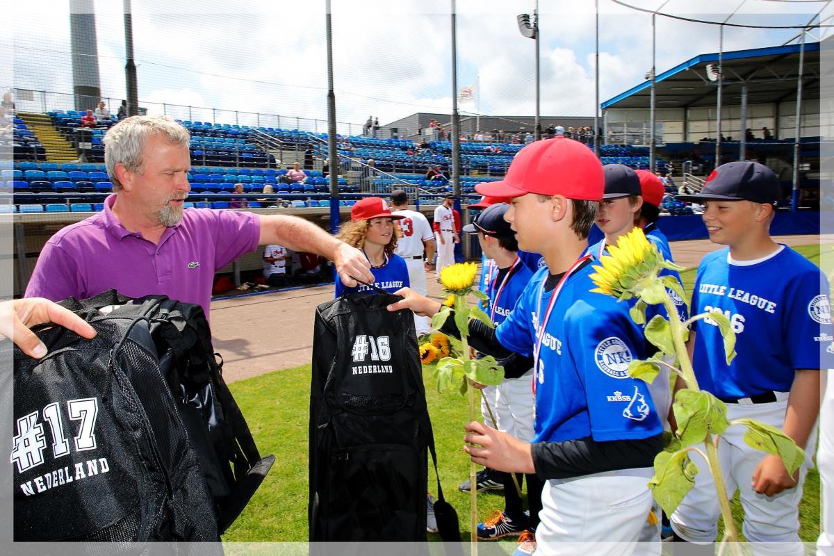 AdformServices's tweet photo. @AdformServices is trots om de #Nederlandskampioenen "#LittleLeagueHonkbal" te mogen helpen, veel succes op het EK. https://t.co/6KwQy9yLTc