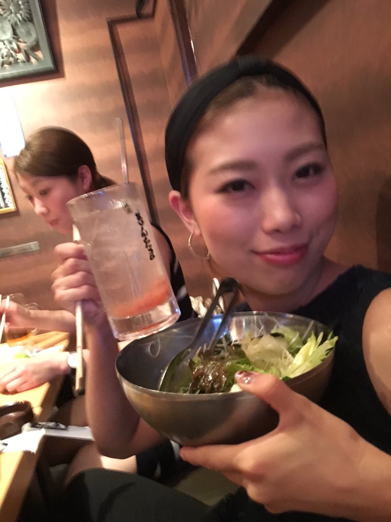 デイバイデイ Pa Twitter この間お店の先輩 後輩とのみかいがありました 営業後にも関わらず皆さん元気に楽しくのんでいました お店を知る キッカ千葉店月飲み会 人を知る 石井翔子 キッカ千葉店 スタイリスト 国際理容美容専門学校 卒 T Co