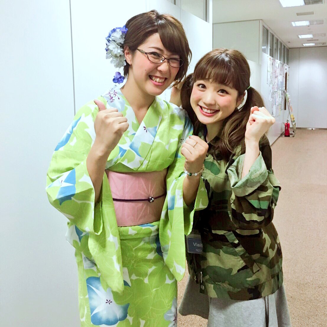 Uzivatel 瀬川あやか Na Twitteru ナース終わりで日テレにいます 浴衣姿がかわいすぎる 同じ事務所の永里亜紗乃さん Assano124 お会いできて超ハッピー 妖怪 腹ペコ二つ結びは 亜紗乃さんの楽屋弁当を食い漁り 今日も陽気に肥えていくのであった
