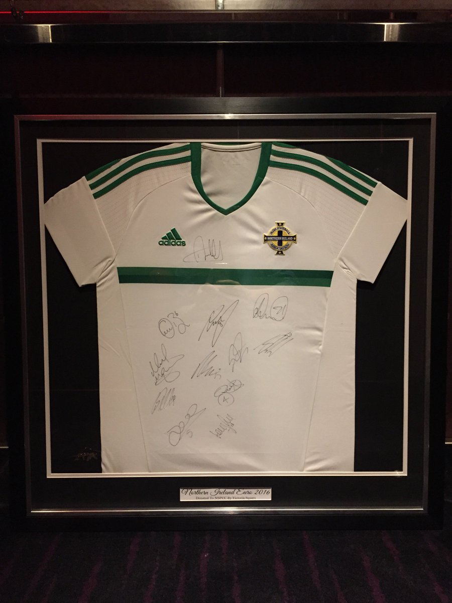 ROBINSONSBAR's tweet photo. Still time to win this NI Football Shirt. £5 per ticket. Buy @ROBINSONSBAR. Proceeds to @NSPCCNI @NSPCC 
#GAWA https://t.co/puXIKnUVHh